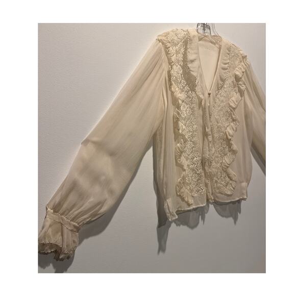 Unlabeled Vintage Cream Chiffon Lace Ruffle Blouse with Double Cuffs medium - Picture 13 of 15